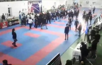 В Ташкенте во время турнира по каратэ произошла массовая драка (видео)