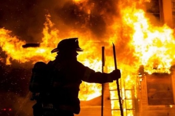 В Запорожской области мужчина получил ожоги, пытаясь потушить пожар в доме