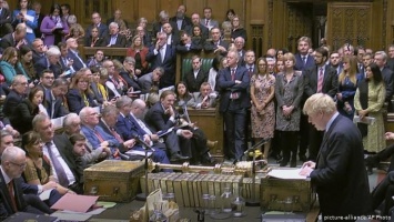 В Лондоне проходит экстренное заседание парламента по "Брекзиту"