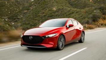 Работа над ошибками: Блогер устроил тест-драйв для новой Mazda 3