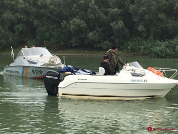 Заблудились: пограничники поймали катер с румыном и итальянцем на Дунае