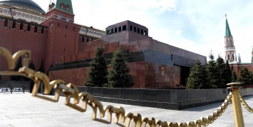 Народный артист Андрей Смирнов призвал убрать "германского шпиона" с Красной площади