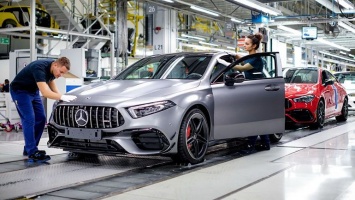 Daimler начал производство новых Mercedes-AMG A45 и CLA45