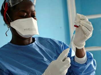 Одобрена первая вакцина от вируса Эбола