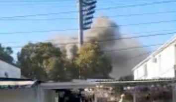 Утром в центре Симферополя произошел пожар: столб дыма поднялся в небо