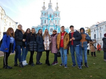 Ялтинские школьники по программе «Град Петров». посетили Санкт-Петербург