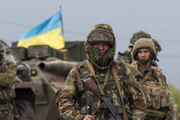 Новые воинские звания в Украине: появились названия и фото погонов