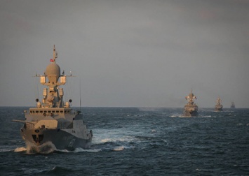 Затевается что-то серьезное: российские корабли ворвались в Азов, а американские катера вошли в Одессу