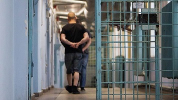 "Тюрьма возможностей": за взятки из СИЗО отпускали заключенных на свободу