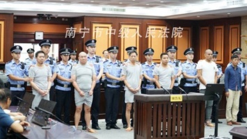 В Китае пять нерешительных киллеров передавали друг другу заказ на убийство, пока не сели в тюрьму