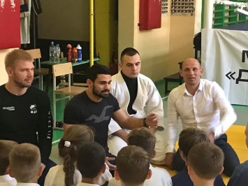 «ДЮЦФС» в Ялте посетил Олимпийский чемпион Арсен Галстян