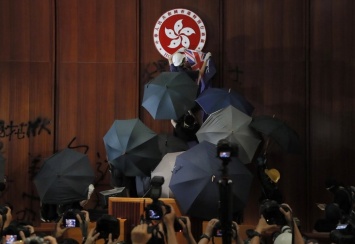 Власти Гонконга официально отозвали законопроект об экстрадиции, который спровоцировал протесты