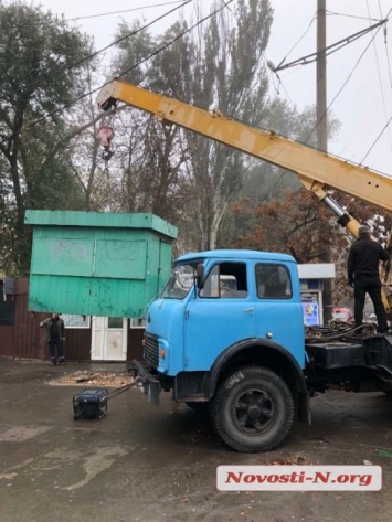 В Ингульском районе Николаева убрали незаконные билборды и МАФы