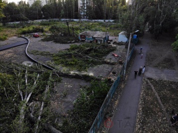 «Кучка сумасшедших оказала на вас влияние»: покупатели квартир в доме на Глушко просят Труханова разобраться