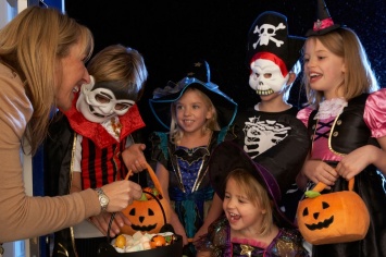 Самые крутые идеи на Хэллоуин: страшные костюмы и качественный грим