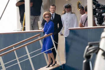 Джиллиан Андерсон в роли Маргарет Тэтчер на съемках 4-го сезона "Короны"