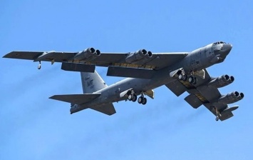 Американские B-52 устроили бомбометания у границ РФ