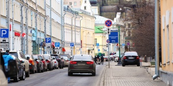 Парковки на всех улицах Москвы станут бесплатным 4 ноября