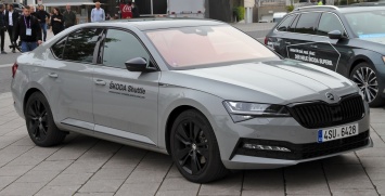 Флагманской модели Skoda Superb исполнилось 85 лет