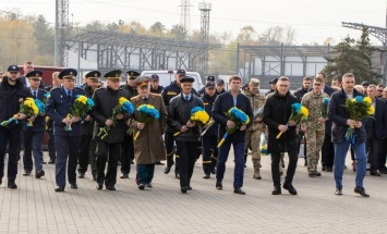 Днепр отмечает 76-ю годовщину освобождения города от фашистских захватчиков, - ФОТО