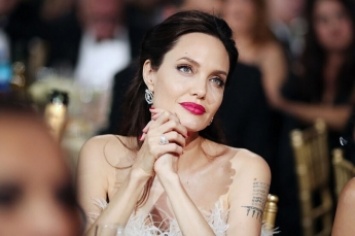 Удалившая грудь Анджелина Джоли сделала откровенное признание о маме