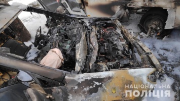 В Черноморске на стоянке транспортной компании сожгли автомобиль таможенника