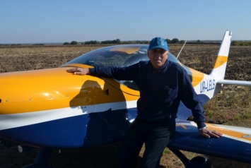 Фермер из Запорожской области стал летчиком уже на пенсии