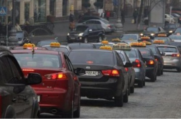 Зеленский решил взяться за рынок такси: что изменится