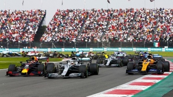 Mercedes вновь обошел Ferrari: Льюис Хэмилтон выиграл Гран-При Мексики Формулы-1