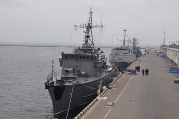 В Одессу с недельным визитом зашли четыре корабля НАТО