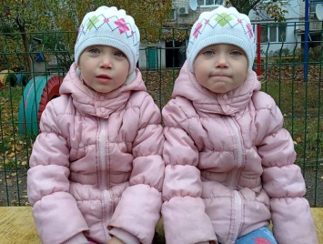 4-х летние близнецы из Пятихаток нуждаются в помощи