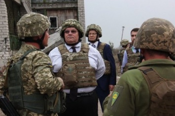 Глава МИД Литвы посетил Мариуполь и прифронтовое Широкино