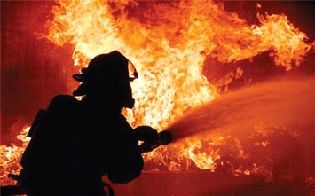 На Николаевщине горел гараж: возможная причина пожара - неправильно установленная печь