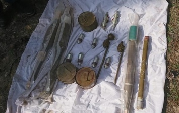 СБУ нашла схрон оружия возле нефтяных скважин
