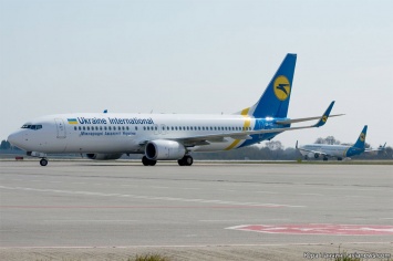 МАУ выведет из флота три самолета Boeing 737-800