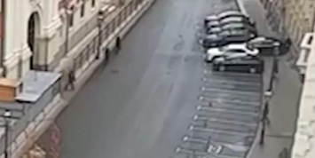 Автомобиль московской мэрии сбил пешехода прямо на парковке ведомства
