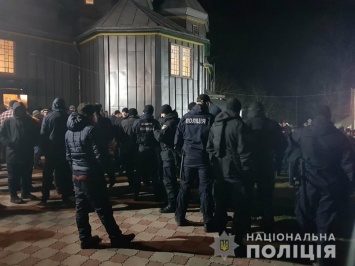 За один день в двух селах Сторожинецкого района случились инциденты в храмах