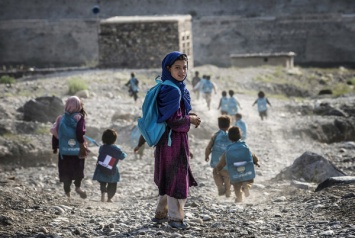 В Афганистане девятеро детей подорвались на мине по пути в школу