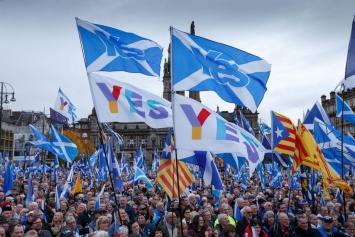 В Шотландии прошла многотысячная демонстрация за независимость от Великобритании