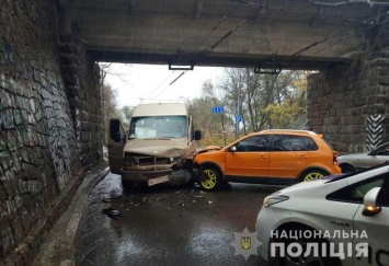 В Днепре случилось ДТП с участием маршрутки, есть пострадавшие, - ФОТО