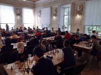 Юные криворожане соревновались за звание лучших в блице и активных шахматах