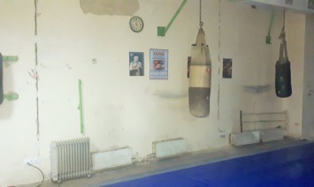 В Святошинской РГА подписали акты выполненных работ по недоделанному ремонту в подростковой секции бокса "Сокол"