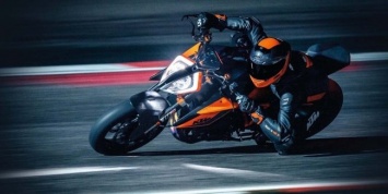 KTM порадовала новинками на выставке EICMA