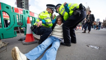 Полиция не имеет права запрещать экопротесты - суд Лондона