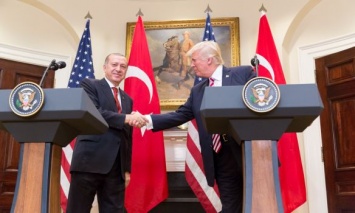 Эрдоган согласовал по телефону с Трампом встречу 13 ноября