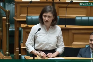 Депутат из Новой Зеландии во время заседания парламента ответила оппоненту мемом "Окей, бумер"
