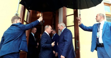 WSJ: Запад предпринимает меры для содействия Лукашенко