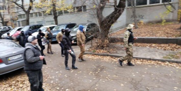«Титушки» штурмовали общежитие с жителями в Киеве