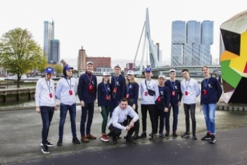 Корабли под открытым небом: благотворители организовали для украинских студентов экскурсию по Роттердаму (фото)