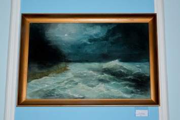 Ученица николаевской гимназии показала море на своих картинах